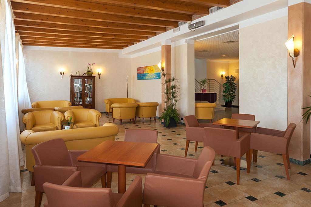 Regent'S Hotel Τζεσόλο Λίντο Εξωτερικό φωτογραφία
